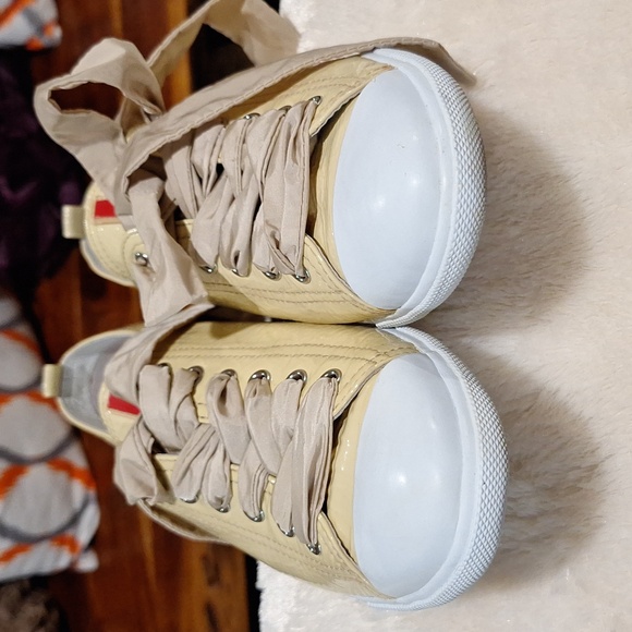 Prada authentic vintage patent leather lace-up sneakers - Picture 9 of 11